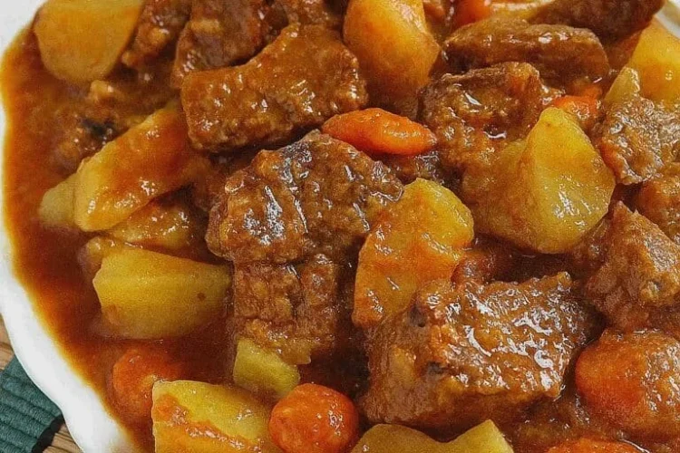 Estofado de la abuela, un plato tradicional delicioso y reconfortante