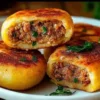 Papas Rellenas con Carne, un plato tradicional latino lleno de sabor.