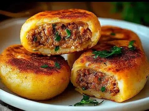 Papas Rellenas con Carne, un plato tradicional latino lleno de sabor.